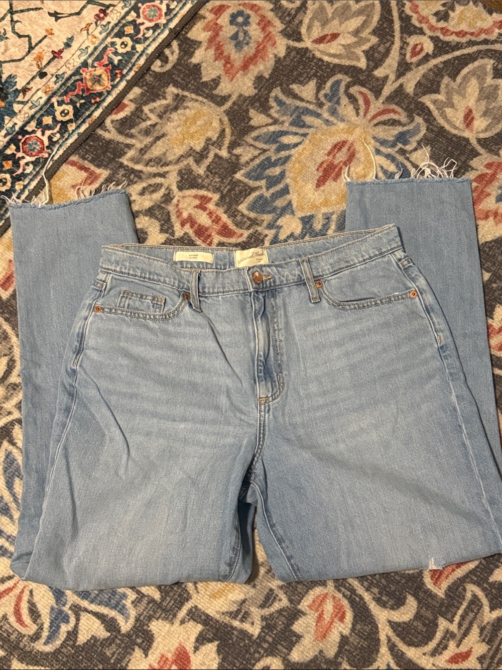 Universal Thread Light Blue Women's Straight-Leg Jeans